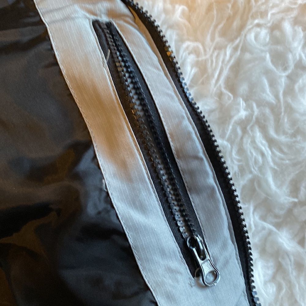 Gray puffer vest - Picture 8 of 8